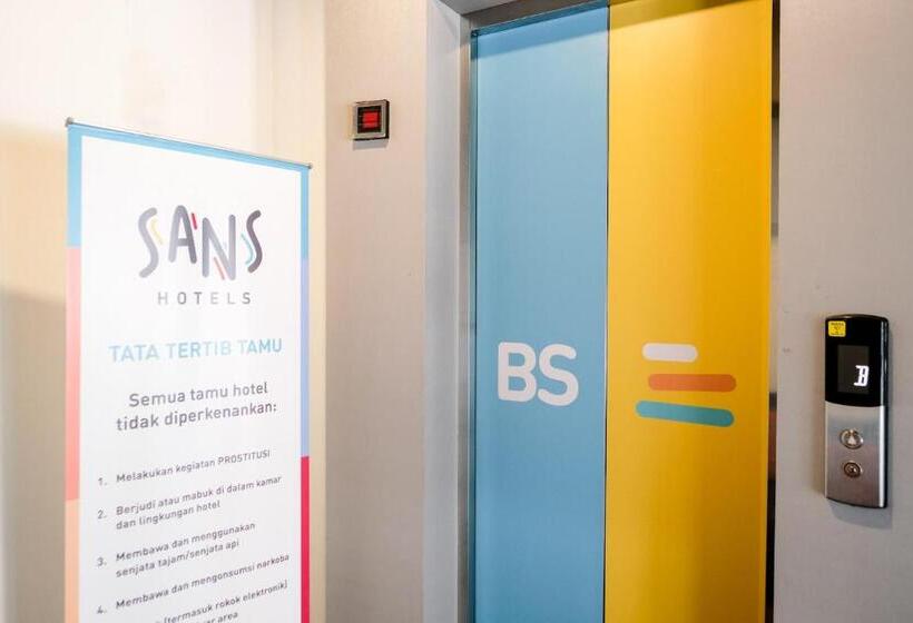 Sans Hotel Roxy Jakarta