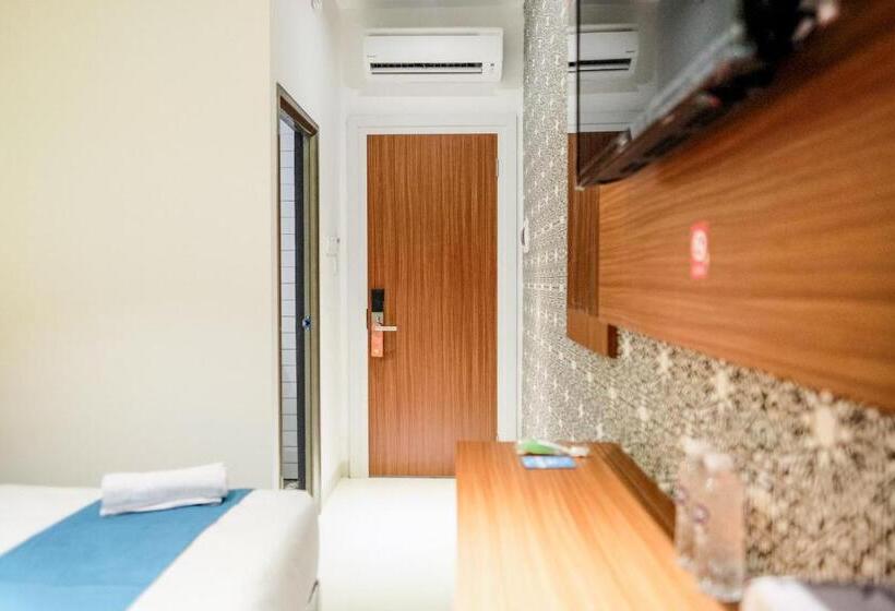 Sans Hotel Roxy Jakarta