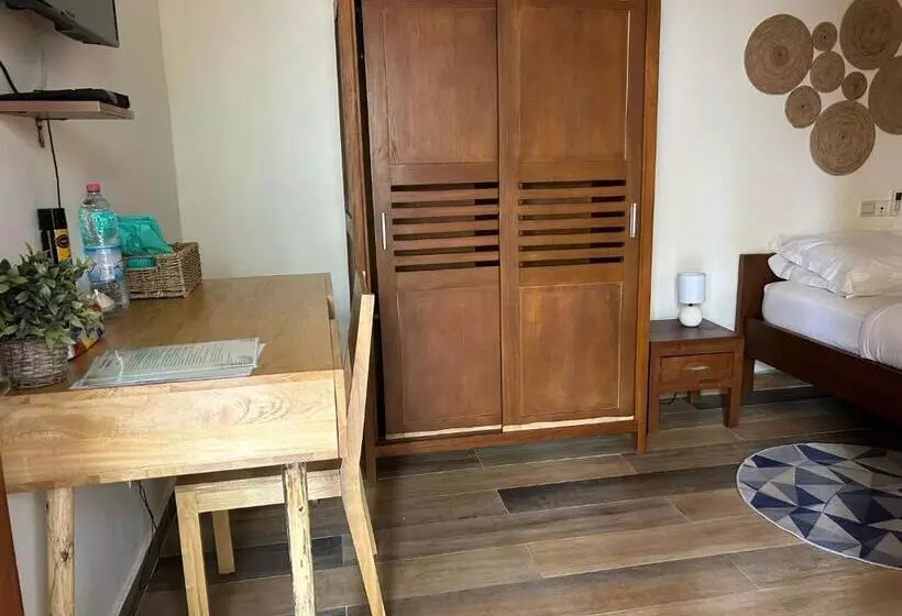 تختخواب و صبحانه L'oasis Guesthouse