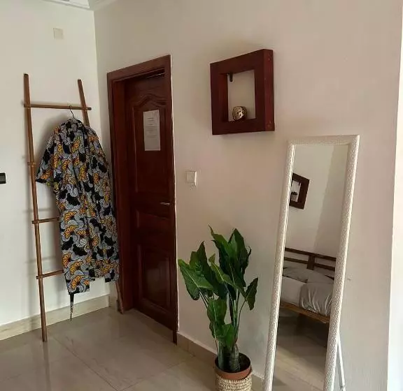 تختخواب و صبحانه L'oasis Guesthouse