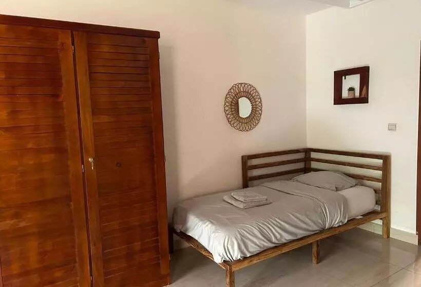 تختخواب و صبحانه L'oasis Guesthouse