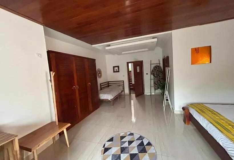 تختخواب و صبحانه L'oasis Guesthouse