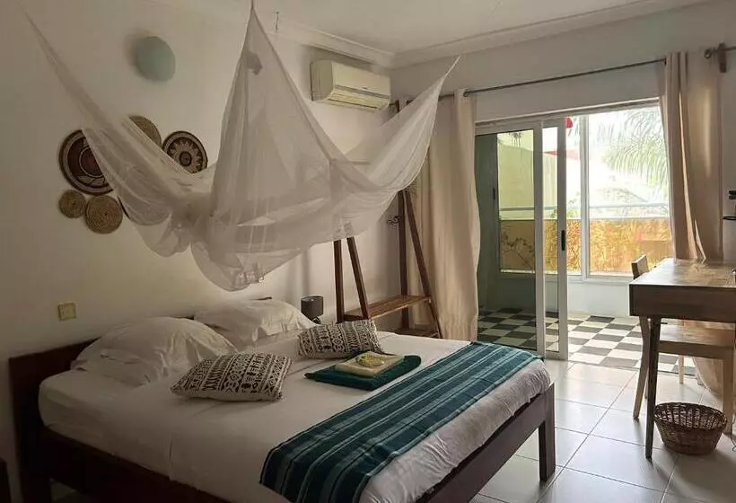 تختخواب و صبحانه L'oasis Guesthouse
