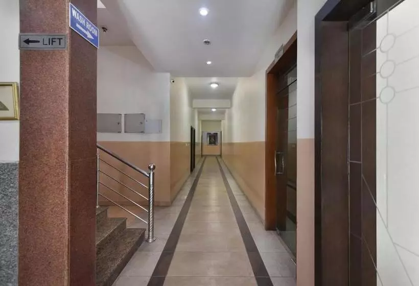 ホテル Capital O 38083 Vyas  Grand Metro