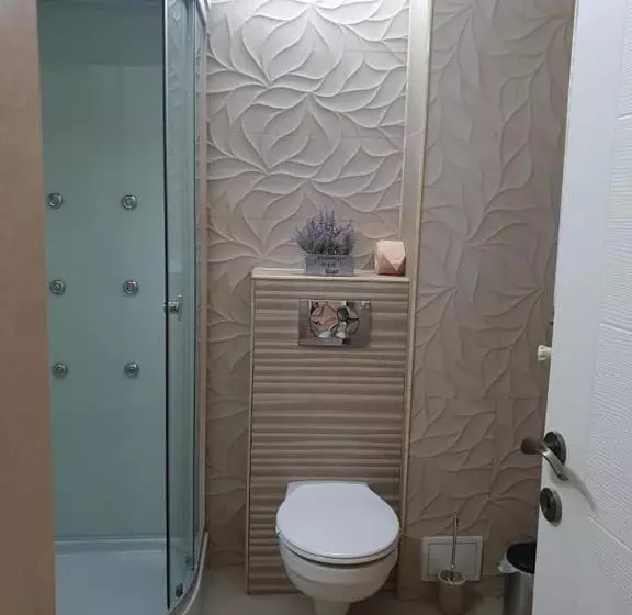 Hotelli Caprice Deluxe Accomodation