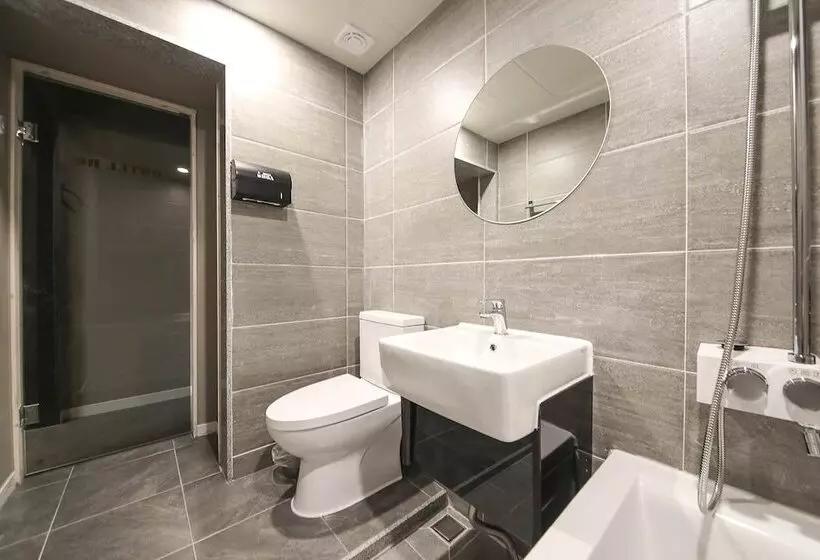 Cheongju Hotel Roa