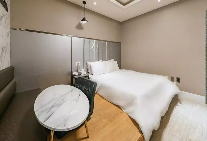 Cheongju Hotel Roa