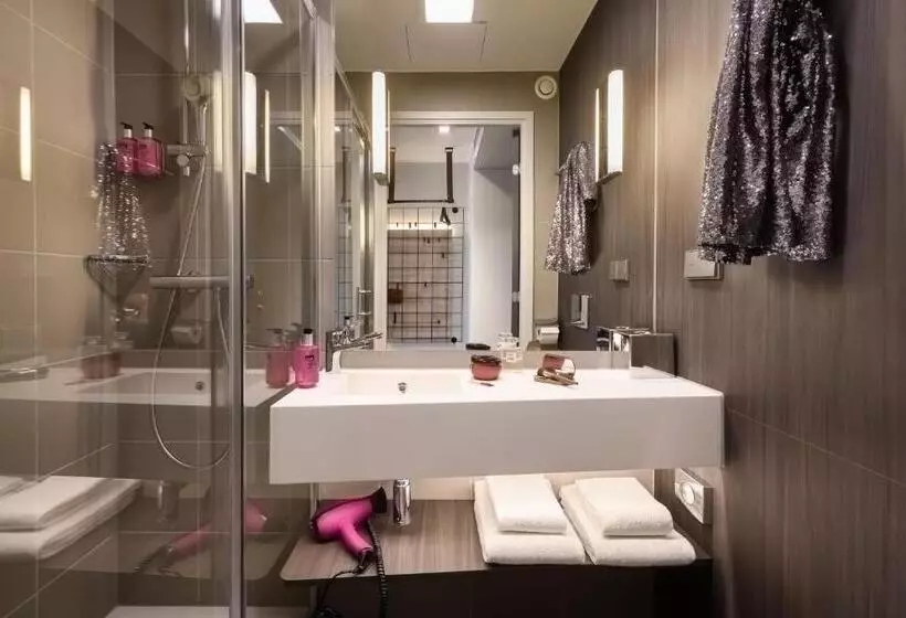 ホテル Moxy Dresden Neustadt