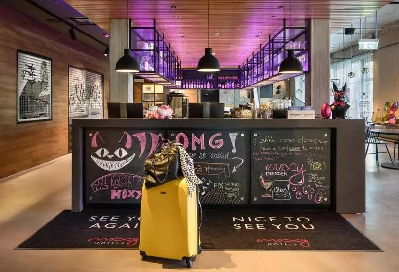 ホテル Moxy Dresden Neustadt