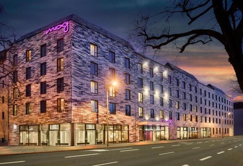 Отель Moxy Dresden Neustadt