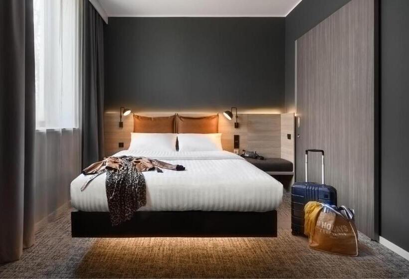 Отель Moxy Dresden Neustadt