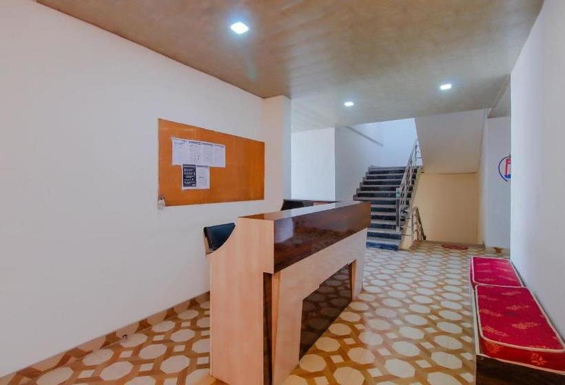 Отель Oyo 76842 The Royal S Inn