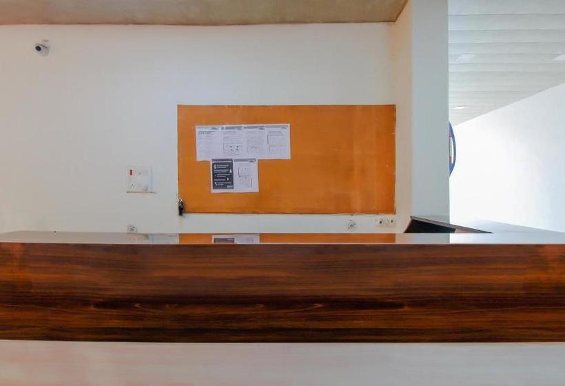 Отель Oyo 76842 The Royal S Inn