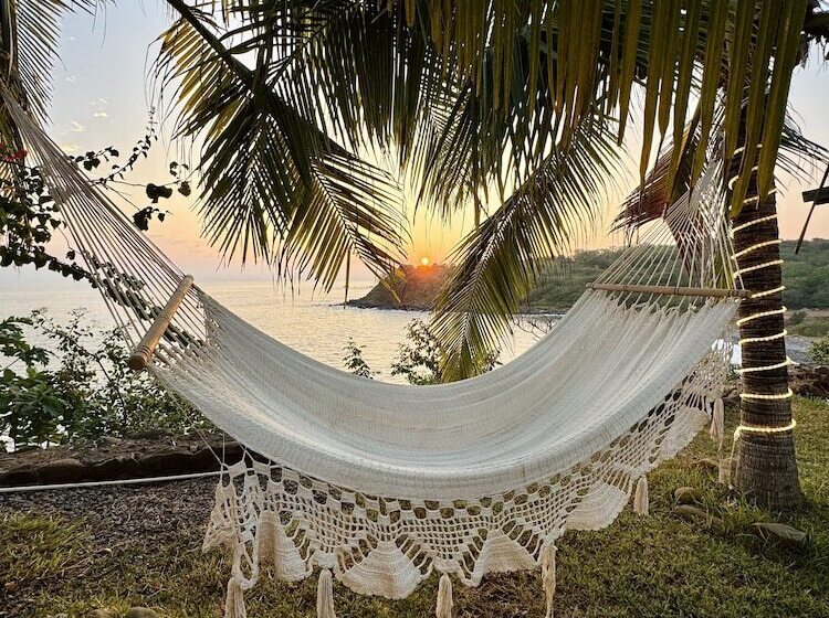 هتل Paradise Surf