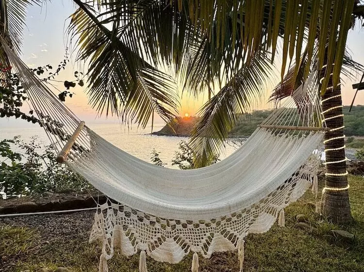 هتل Paradise Surf