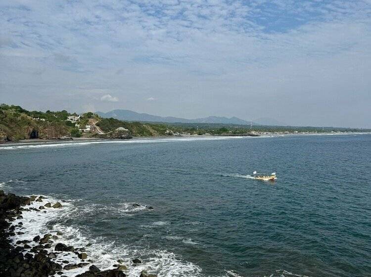 هتل Paradise Surf