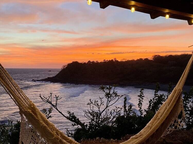 هتل Paradise Surf