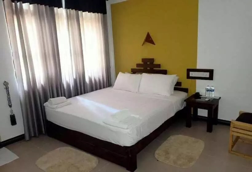 Hotelli Pinnacle Villa