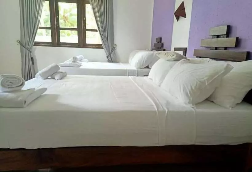 Hotelli Pinnacle Villa