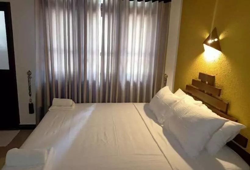 Hotelli Pinnacle Villa