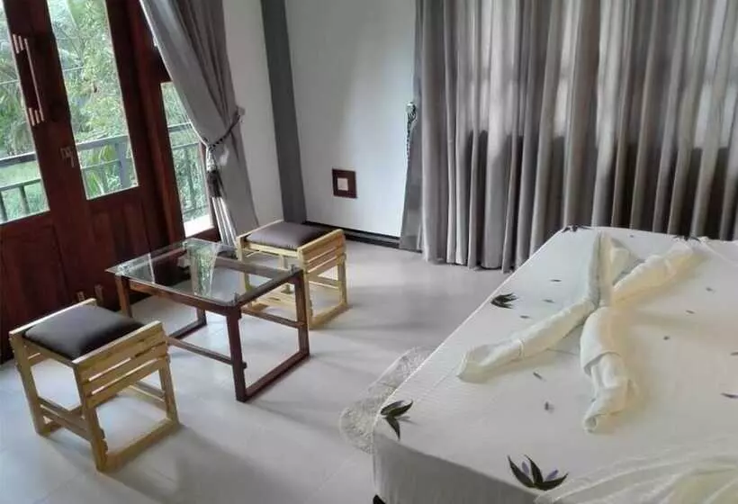 Hotelli Pinnacle Villa