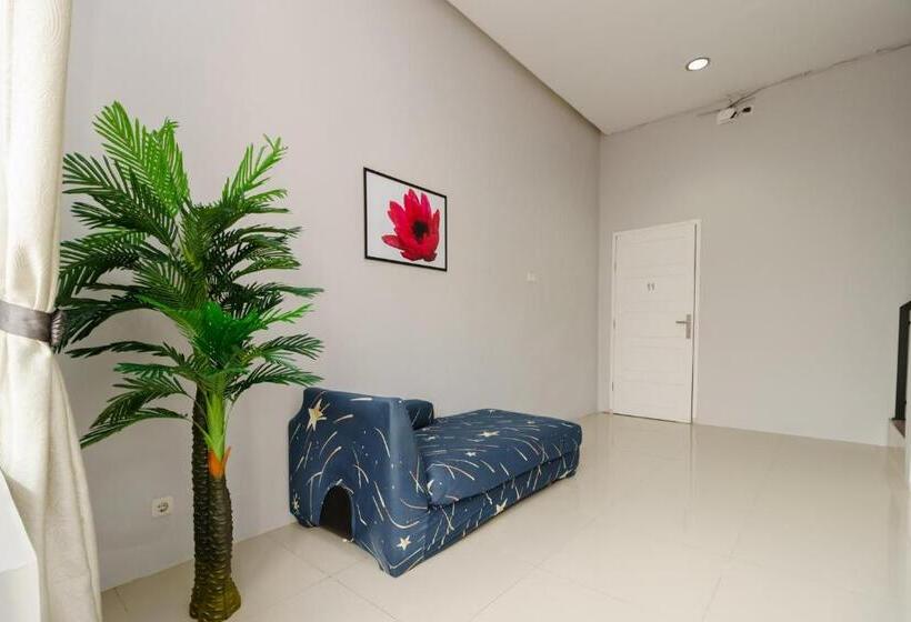 Hotel Reddoorz @ Jalan Demang Lebar Raya Palembang