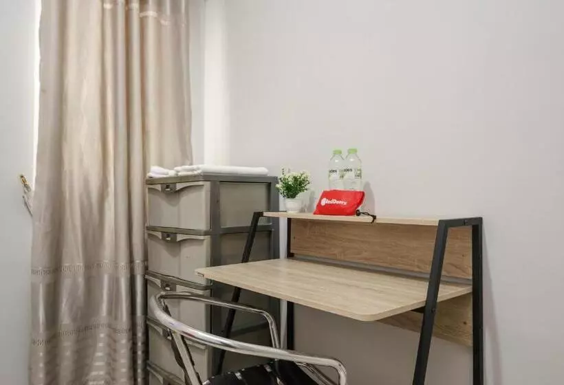 Hotelli Reddoorz @ Jalan Demang Lebar Raya Palembang