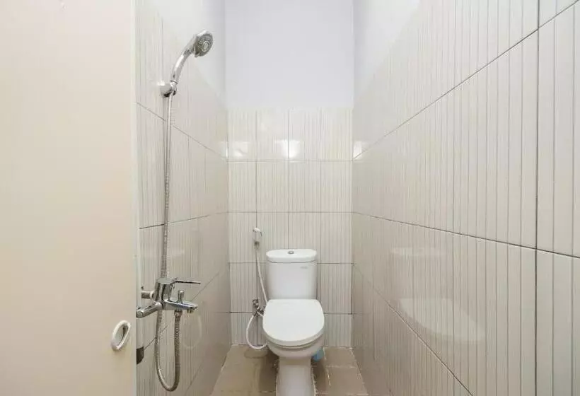 Hotelli Reddoorz @ Jalan Demang Lebar Raya Palembang