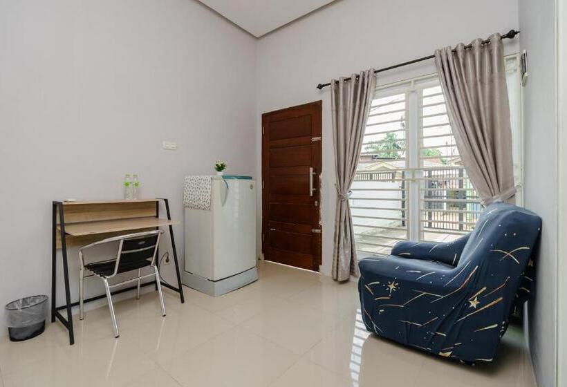 Hotel Reddoorz @ Jalan Demang Lebar Raya Palembang