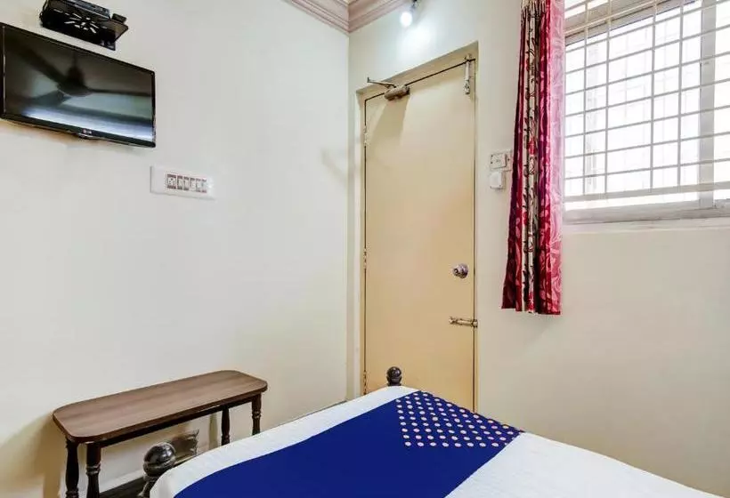 ホテル Spot On 75636 Omkar Lodge