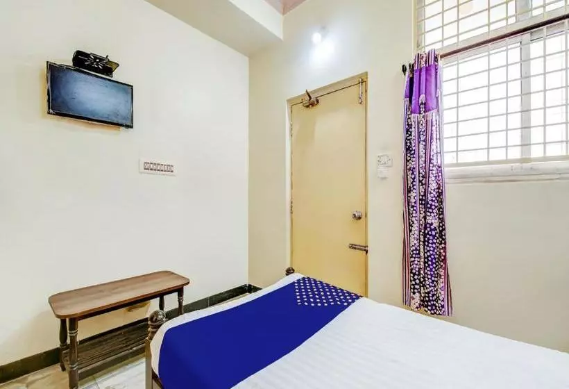 ホテル Spot On 75636 Omkar Lodge