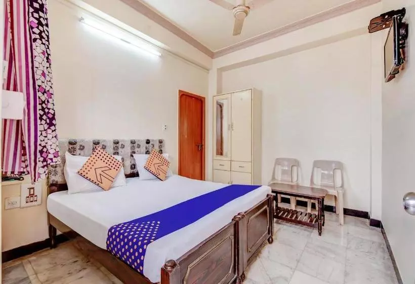 ホテル Spot On 75636 Omkar Lodge