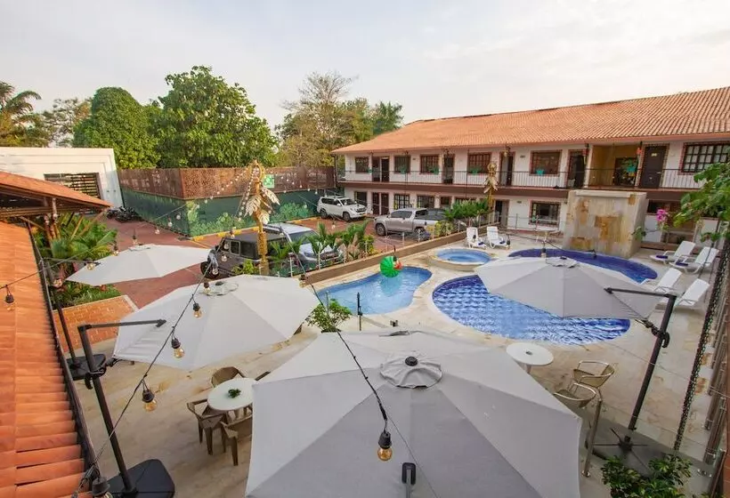 ホテル Vanguardia Natural