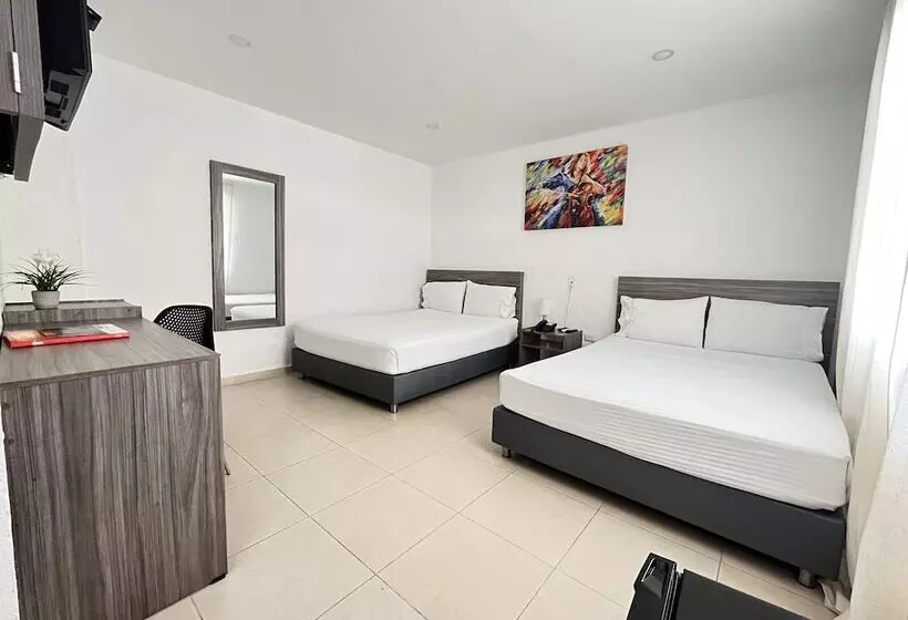 ホテル Vanguardia Natural