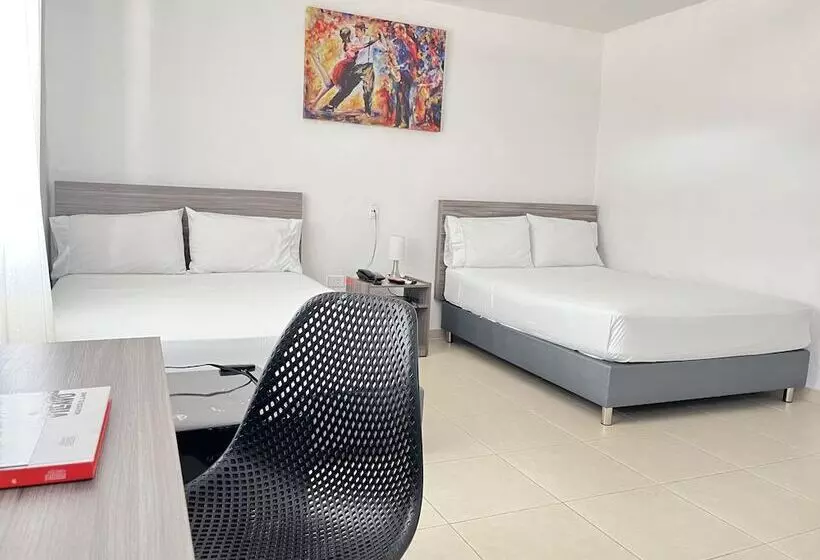 ホテル Vanguardia Natural