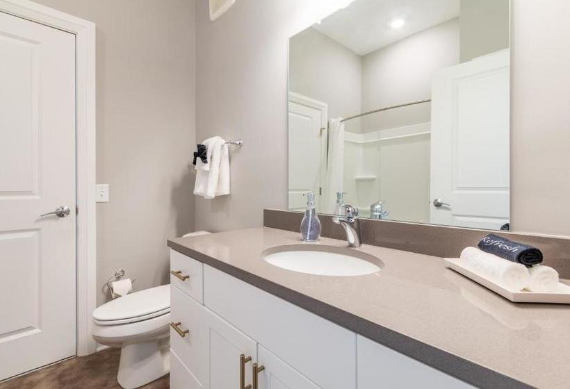 Mint House Columbus Capitol Square