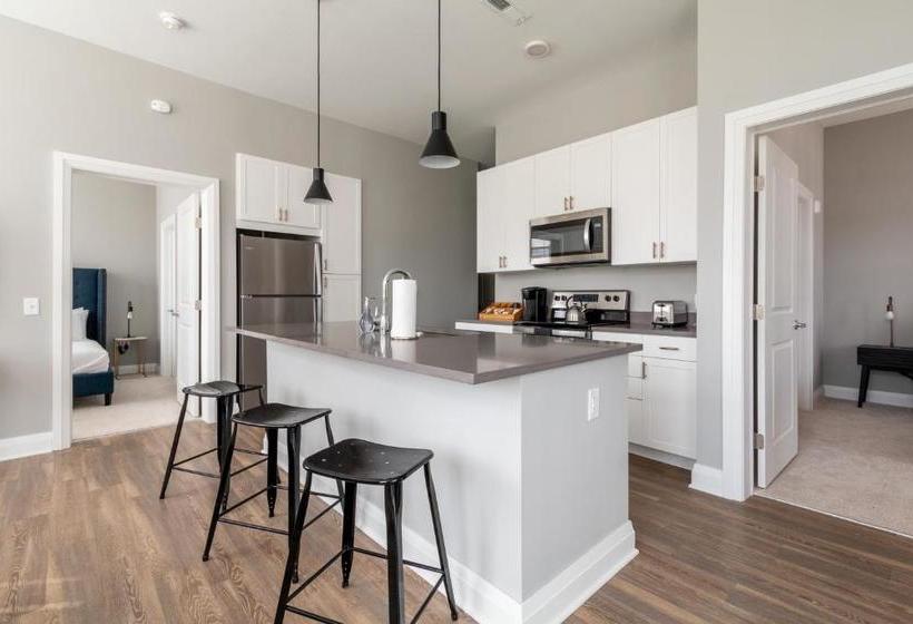 Mint House Columbus Capitol Square