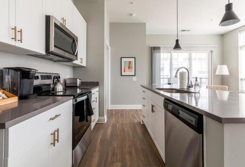 Mint House Columbus Capitol Square