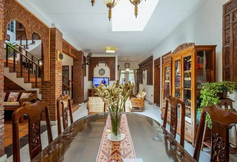 پانسیون Sekararum Butik Syariah Guesthouse