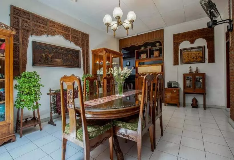 پانسیون Sekararum Butik Syariah Guesthouse