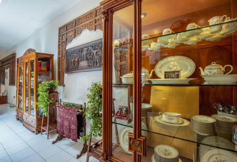 Pension Sekararum Butik Syariah Guesthouse