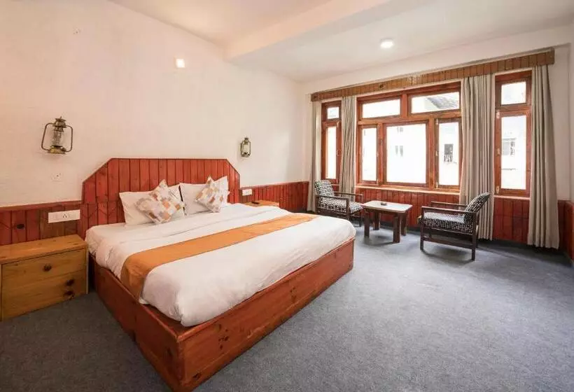 استراحتگاه The Village Manali Café, Bar & Bistro