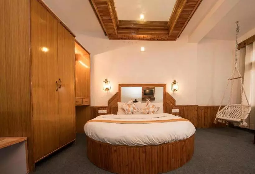 استراحتگاه The Village Manali Café, Bar & Bistro