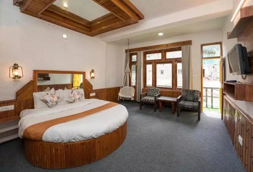 استراحتگاه The Village Manali Café, Bar & Bistro