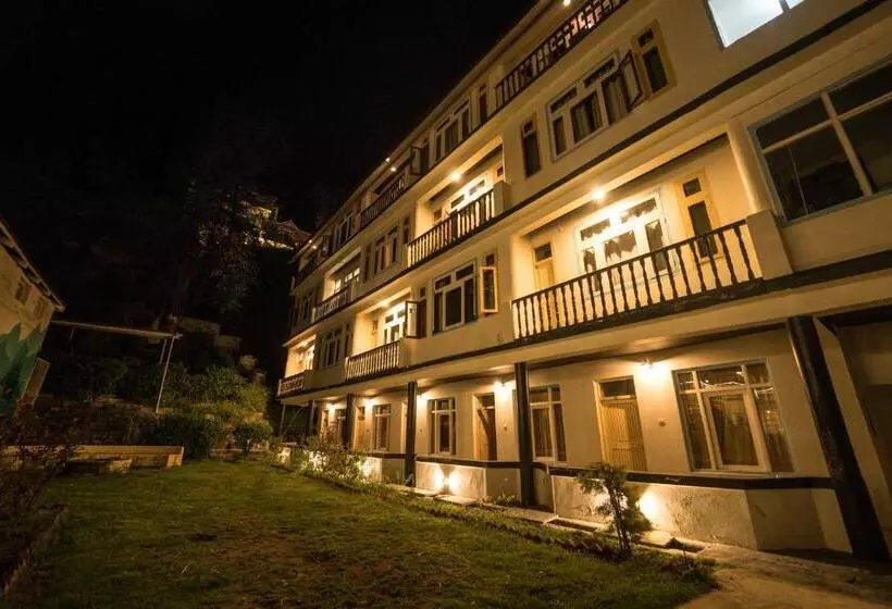 استراحتگاه The Village Manali Café, Bar & Bistro