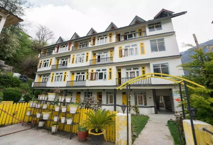 استراحتگاه The Village Manali Café, Bar & Bistro