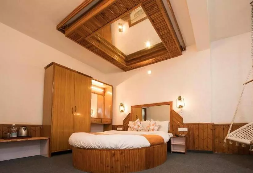استراحتگاه The Village Manali Café, Bar & Bistro