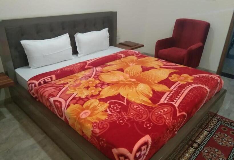 تختخواب و صبحانه Dudi