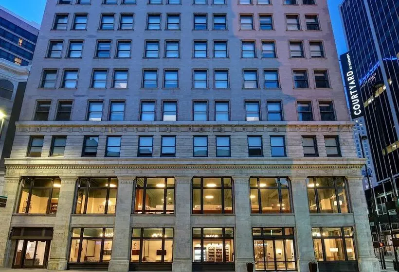 هتل Courtyard By Marriott Cincinnati Downtown