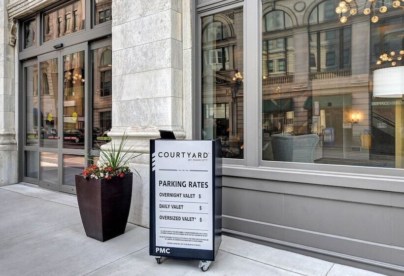 בית מלון כפרי Courtyard By Marriott Cincinnati Downtown